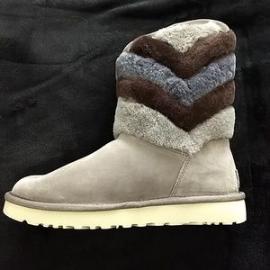 ""Brand New" UGG Tania Sheepskin Cuff Boots Size 8